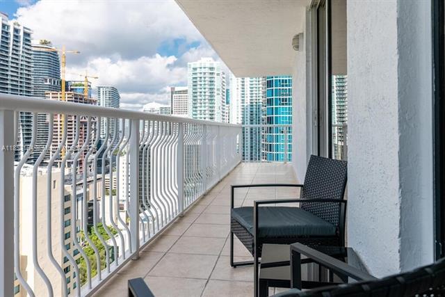 Building Photo - 1200 Brickell Bay Dr