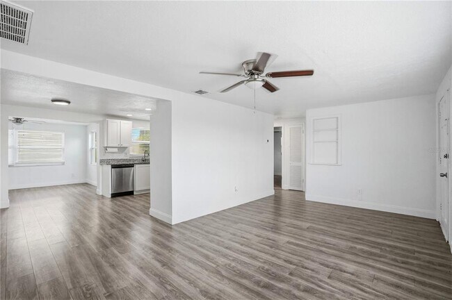 Building Photo - 3301 Rosefield Dr