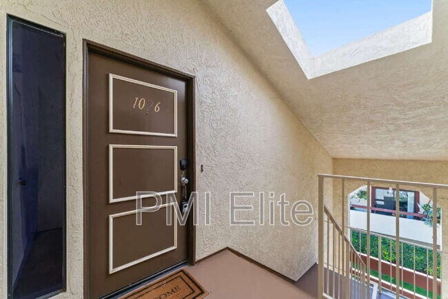 Building Photo - 18182 W Sundowner Way