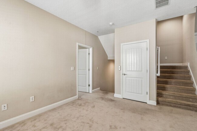 Building Photo - Coastal Luxury Townhome in Gated Amelia Island Community with Elevator & Garage