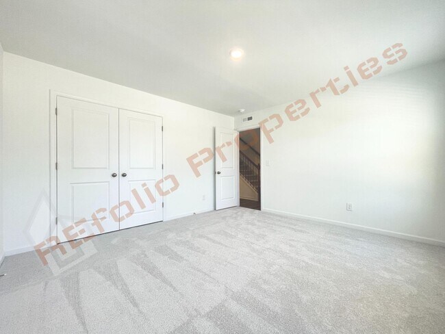 Building Photo - Brand New 3 Story 4 bedroom, 3.5 bathroom ...