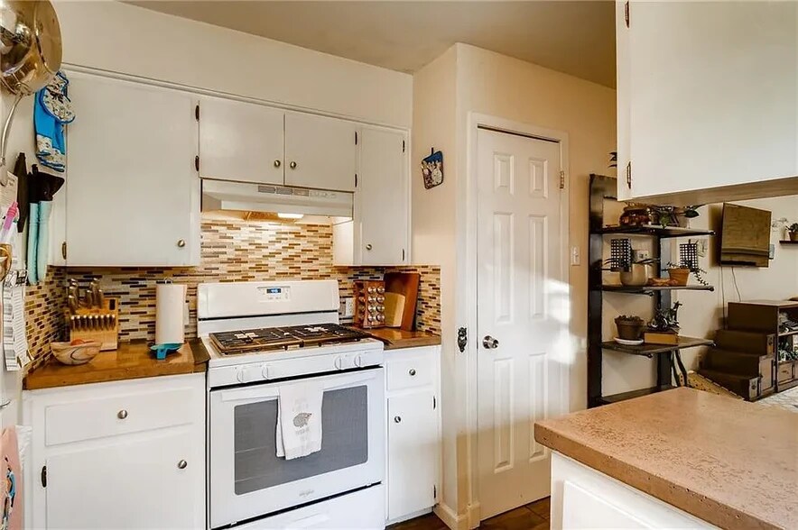 Kitchen 1 - 8007 Brockman St