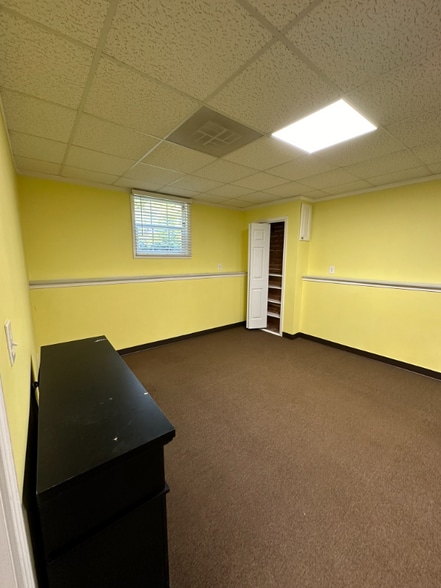 Building Photo - 1675 Old Nelson Rd