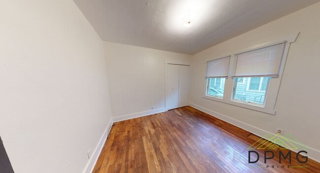 Building Photo - 317 Shepard St