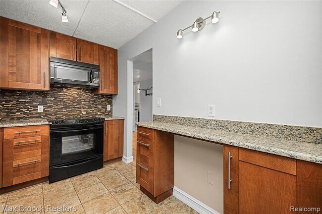 Building Photo - 35300 Woodward Ave