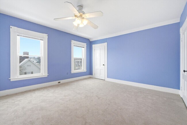 Building Photo - 135 Sagamore St