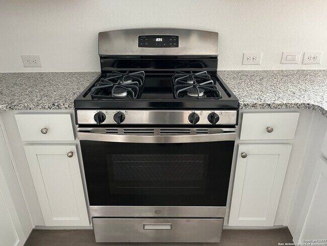 Building Photo - 6507 Scarecrow Wy