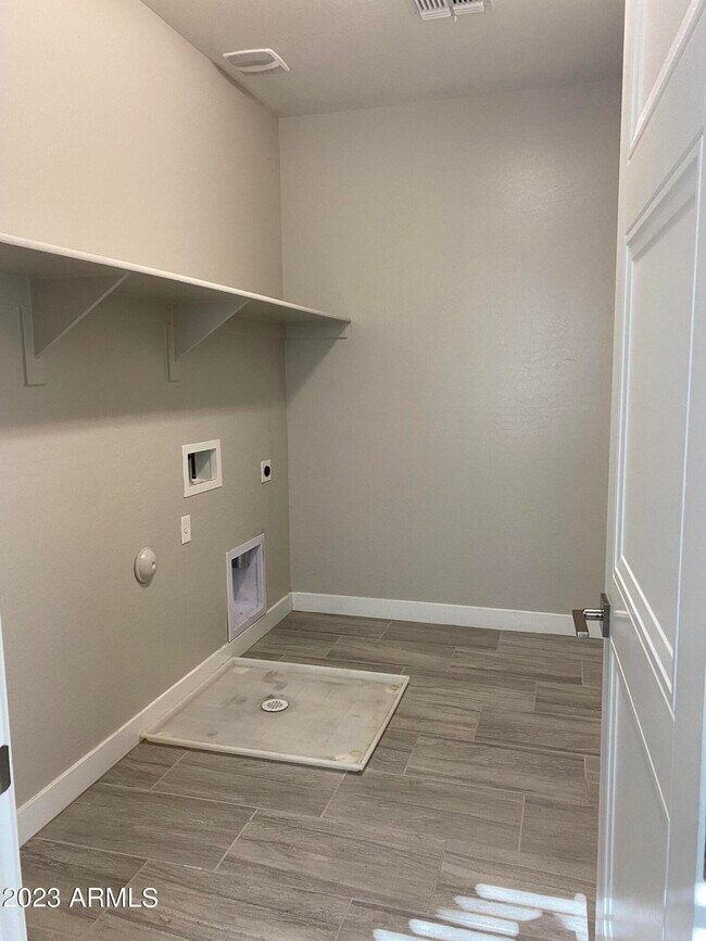 Building Photo - 21065 W Elm Way Ct