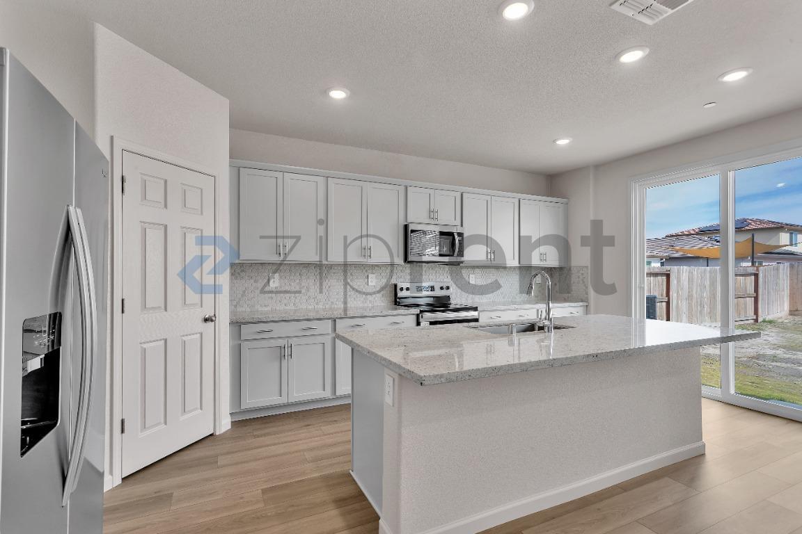 Building Photo - 1790 Haines Ave