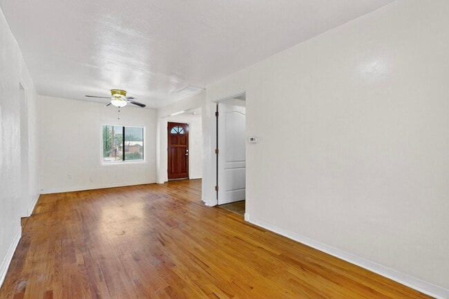 Building Photo - NEAR NORTH VALLEY PUEBLO 2 Bedroom  1 Bath...