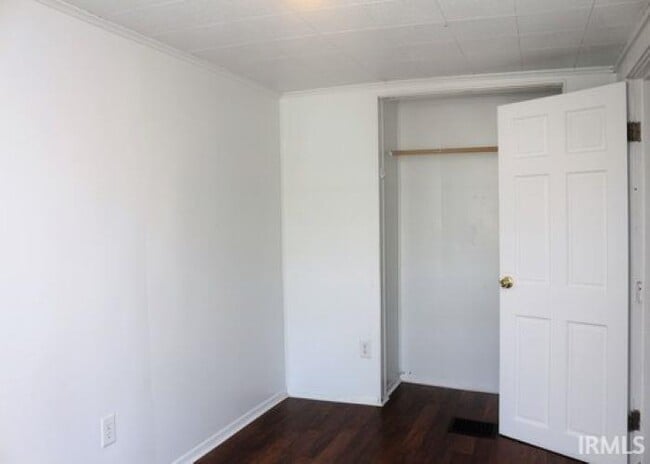 Building Photo - 609 E University St