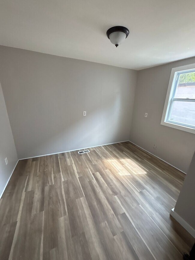 Building Photo - 2711 Lyndale Ave S