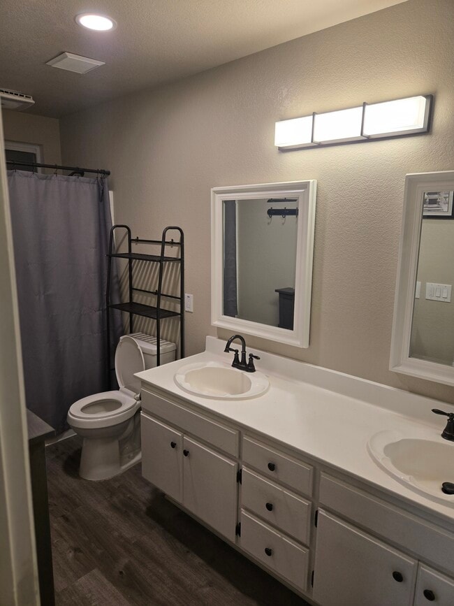 Building Photo - 44207 61st St W