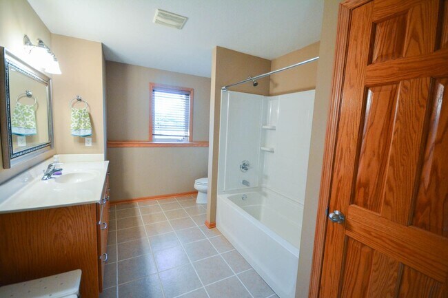 Building Photo - Incredible home in desirable Hart Farms location!