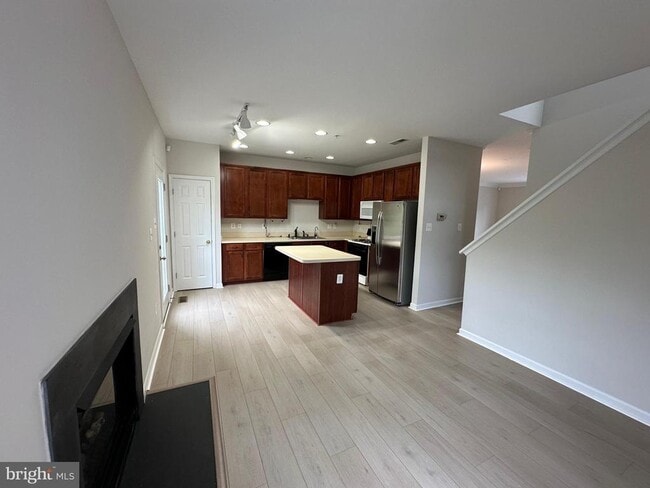 Building Photo - 7076 Water Oak Rd