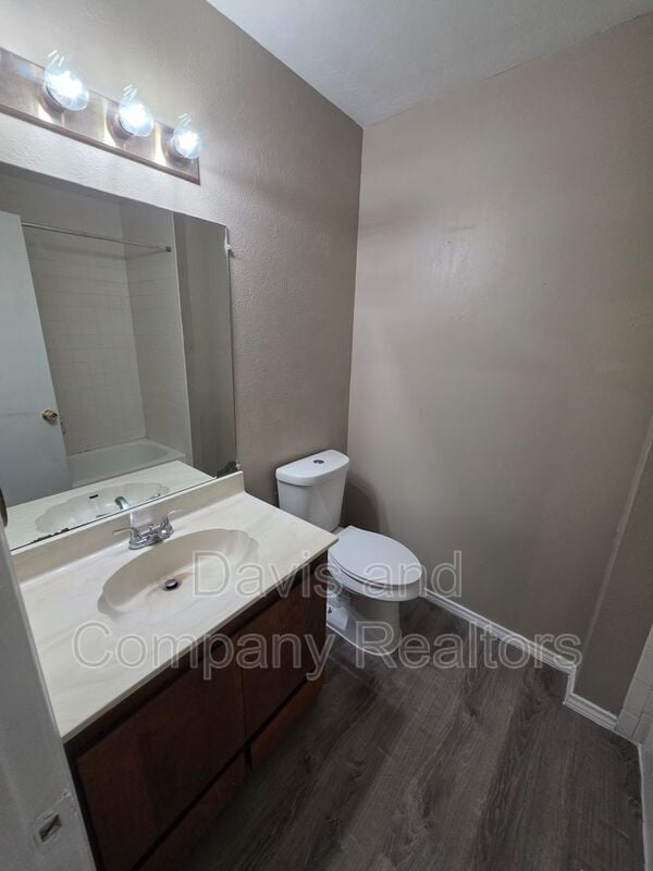 Building Photo - 4412 St Andrews Dr