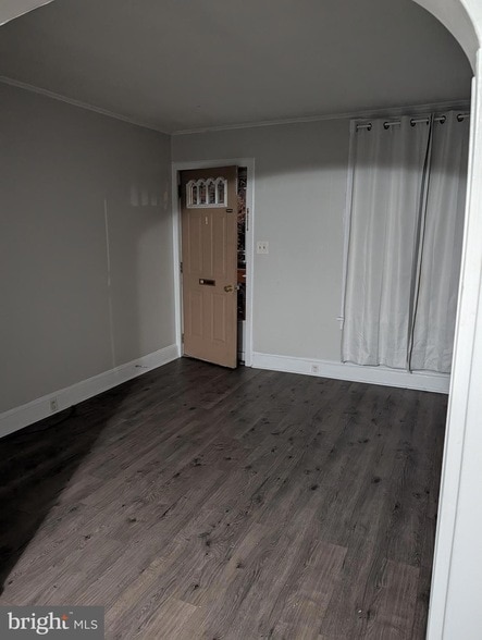 Building Photo - 17 Pine St