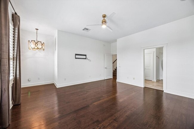 Building Photo - 2520 Bluebonnet Ln