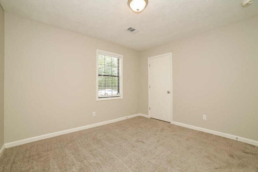 Building Photo - 2483 Wood Meadows Dr