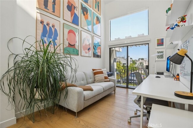 Building Photo - 15 Waterway