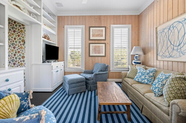 Building Photo - 64 Tradewind Ct