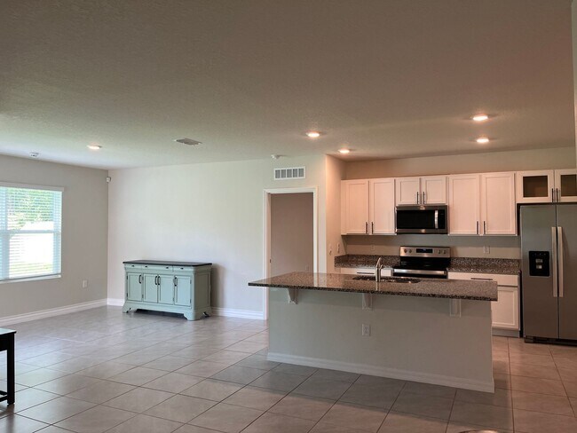 Building Photo - 3031 Staten Dr