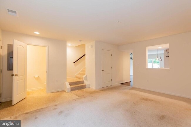 Building Photo - 608 Thumper Dr
