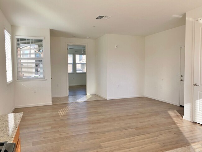 Building Photo - 1805 Monroe Ct