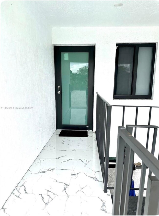 Building Photo - 9410 E Calusa Club Dr