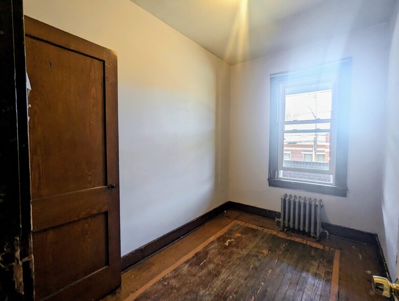 Building Photo - 2120 Bedford Ave