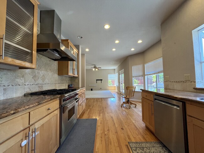 Building Photo - 3199 Alpine Dr