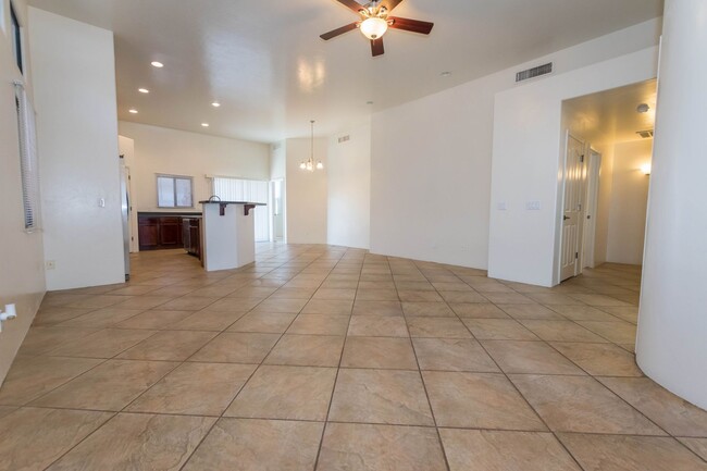 Building Photo - Spacious & Modern 3-Bedroom Home in Desira...