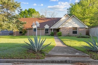 Building Photo - 1519 Everitt St