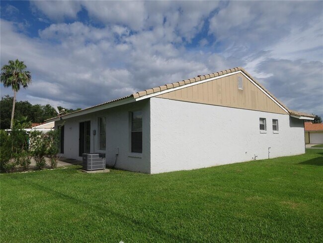Building Photo - 10443 Manassas Cir