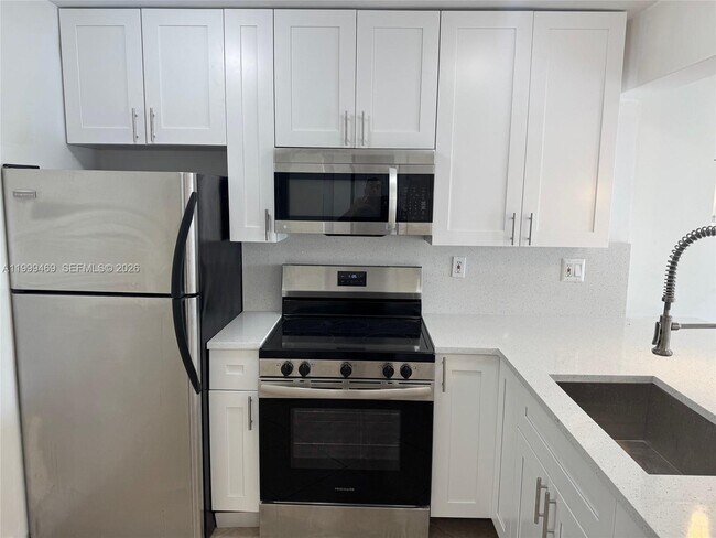 Building Photo - 492 NW 165th St