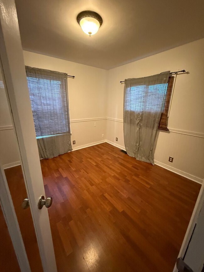 Building Photo - Charming 2 bed 1 bath in North Everett