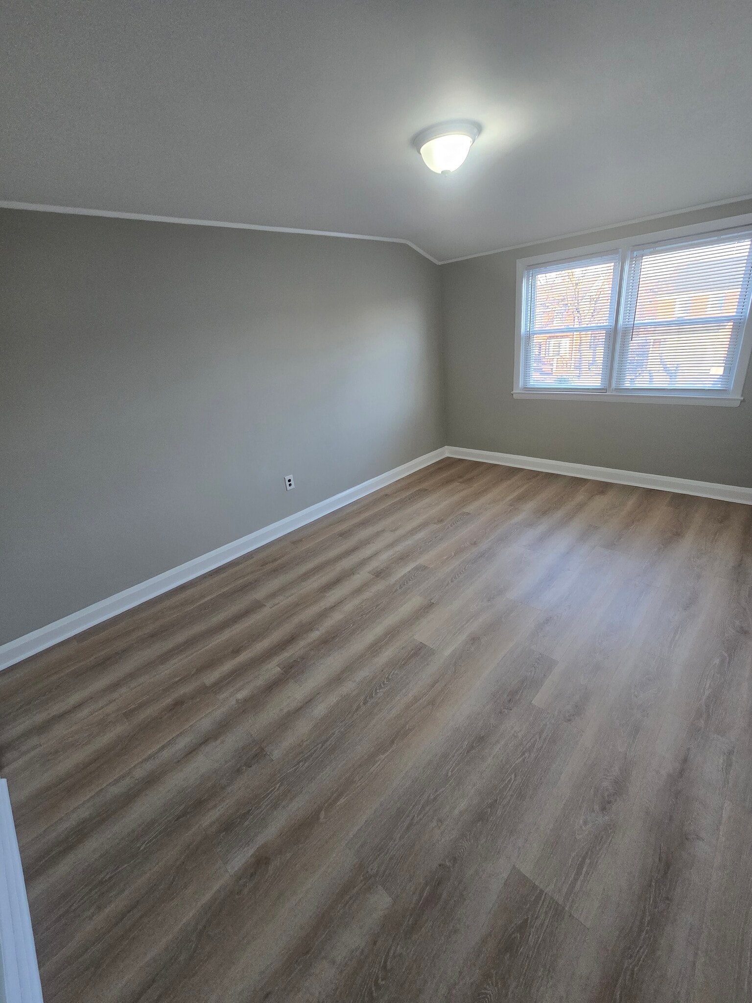 Building Photo - 1926 Guy Way