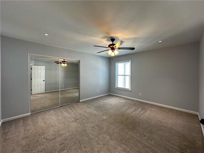 Building Photo - 3255 Park Chase