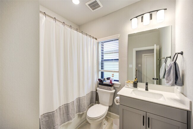 Building Photo - 11718 Cibolo Cyn Rd