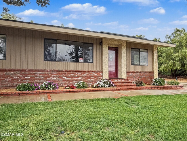 Building Photo - 2485 E Hillcrest Dr