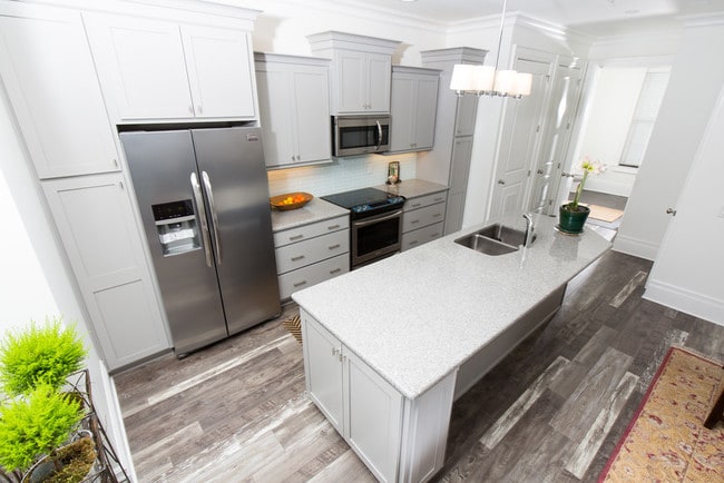 Building Photo - Chapel Hill Apartments