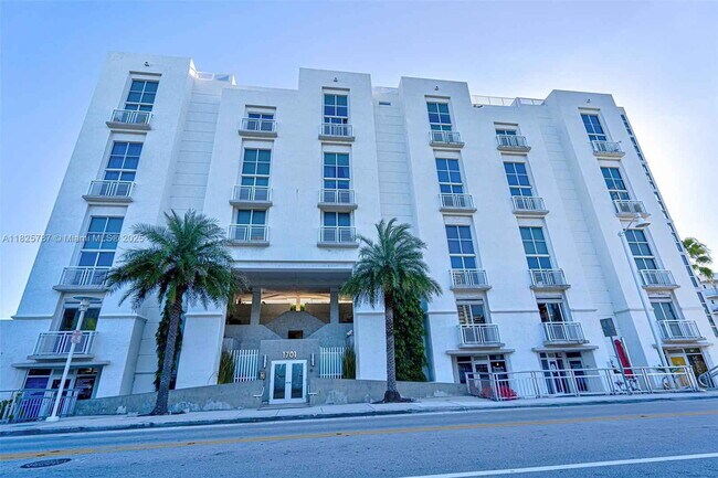 Building Photo - Sunset Harbour Drive, Miami Beach, FL 33139 - 2 BR 2 BA condo