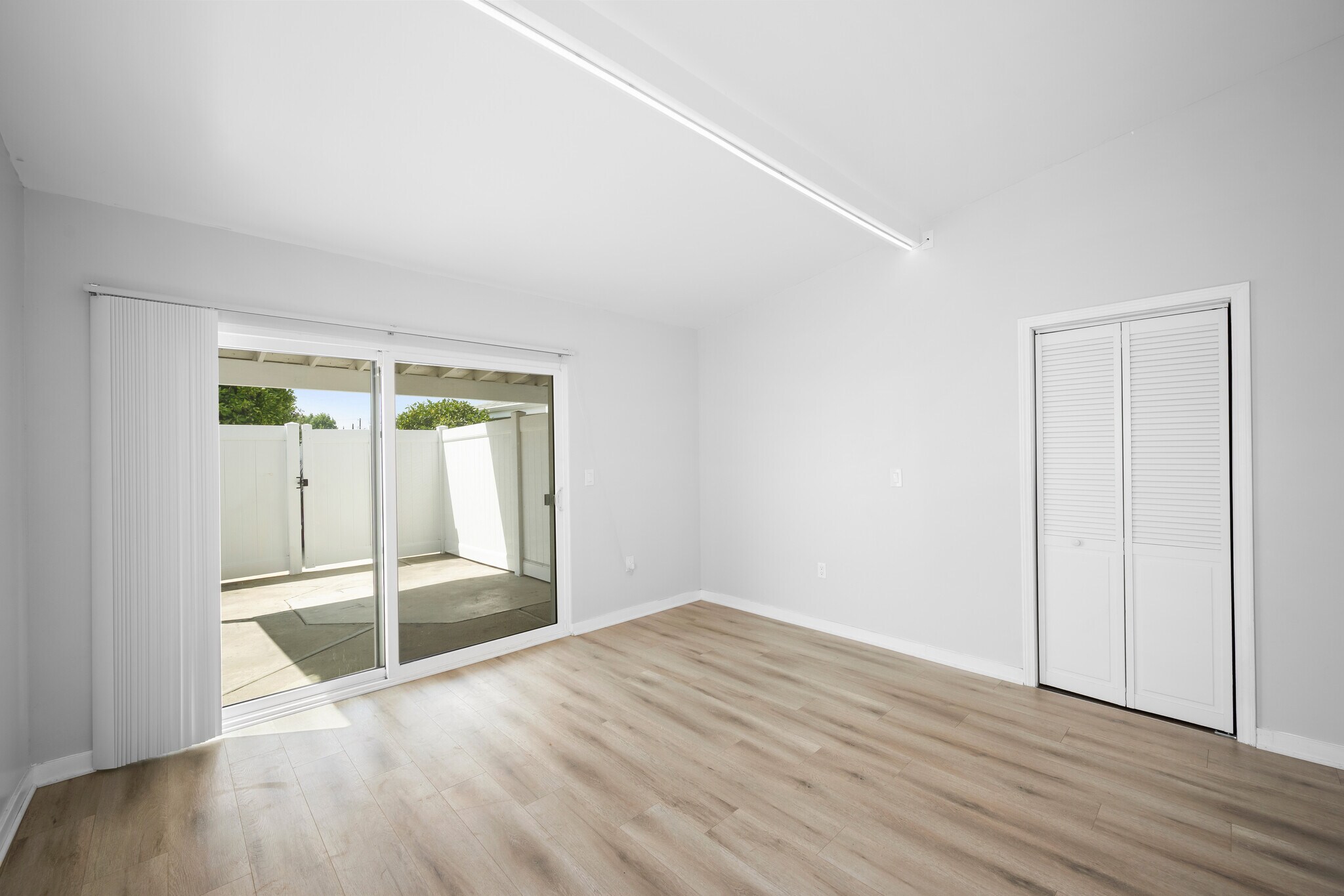 Building Photo - 13840 Community St