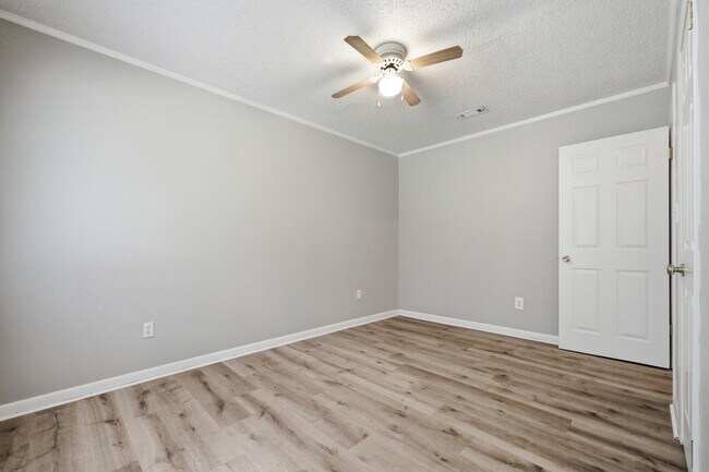 Building Photo - 106 Andrews Ave