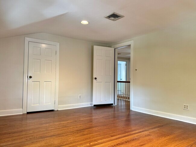 Building Photo - 251 Edwards St