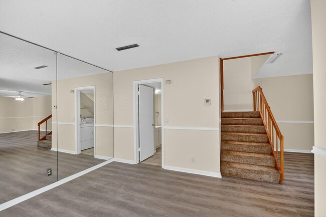 Building Photo - 2494 Waterside Dr