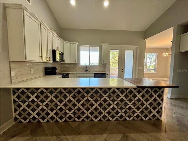 Building Photo - 1027 Campbell Ave