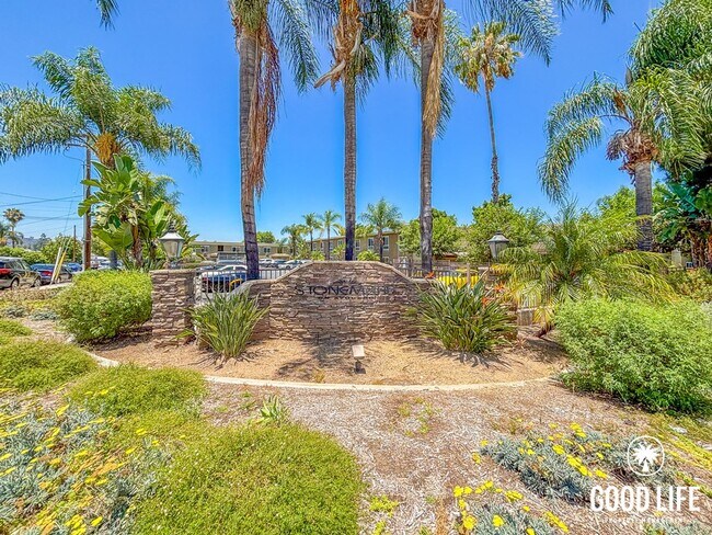 Building Photo - SD: Charming 2BD/1BA 2nd Floor Condo in El Cajon W/ A/C Unit, W/D, & 2 Reserved Parking Spots!