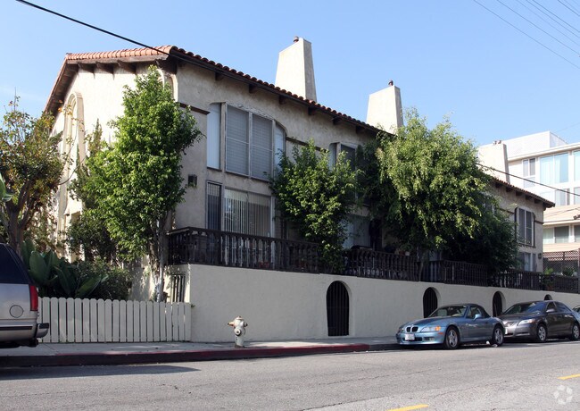 Primary Photo - 33 Eastwind