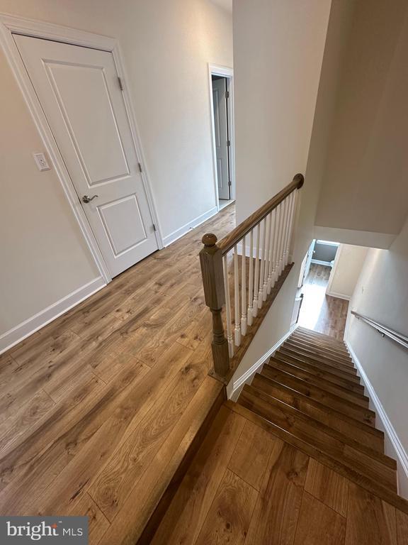 Building Photo - 127 Capital Ct